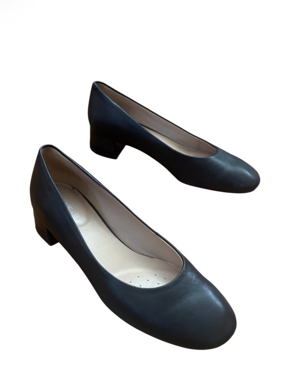 Geox Respira Black Leather Pump Heel
